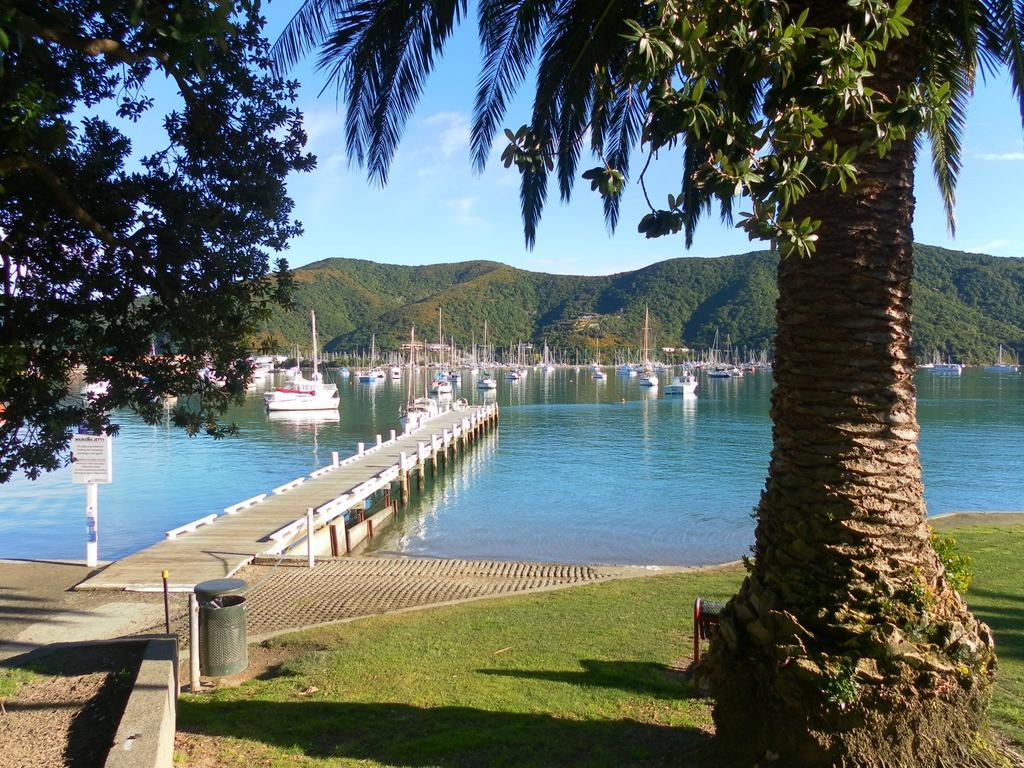 Beachside Sunnyvale Motel Picton Bagian luar foto