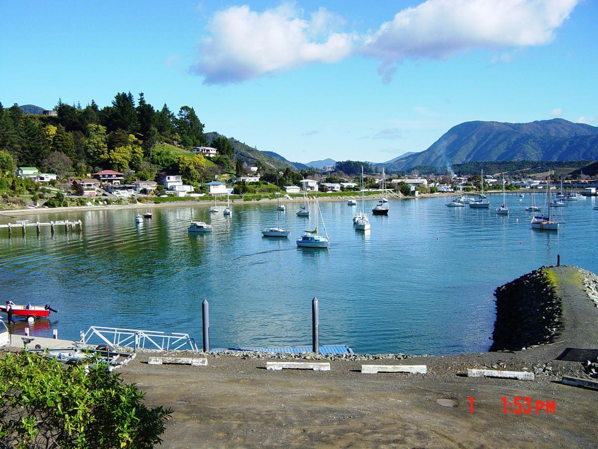 Beachside Sunnyvale Motel Picton Bagian luar foto