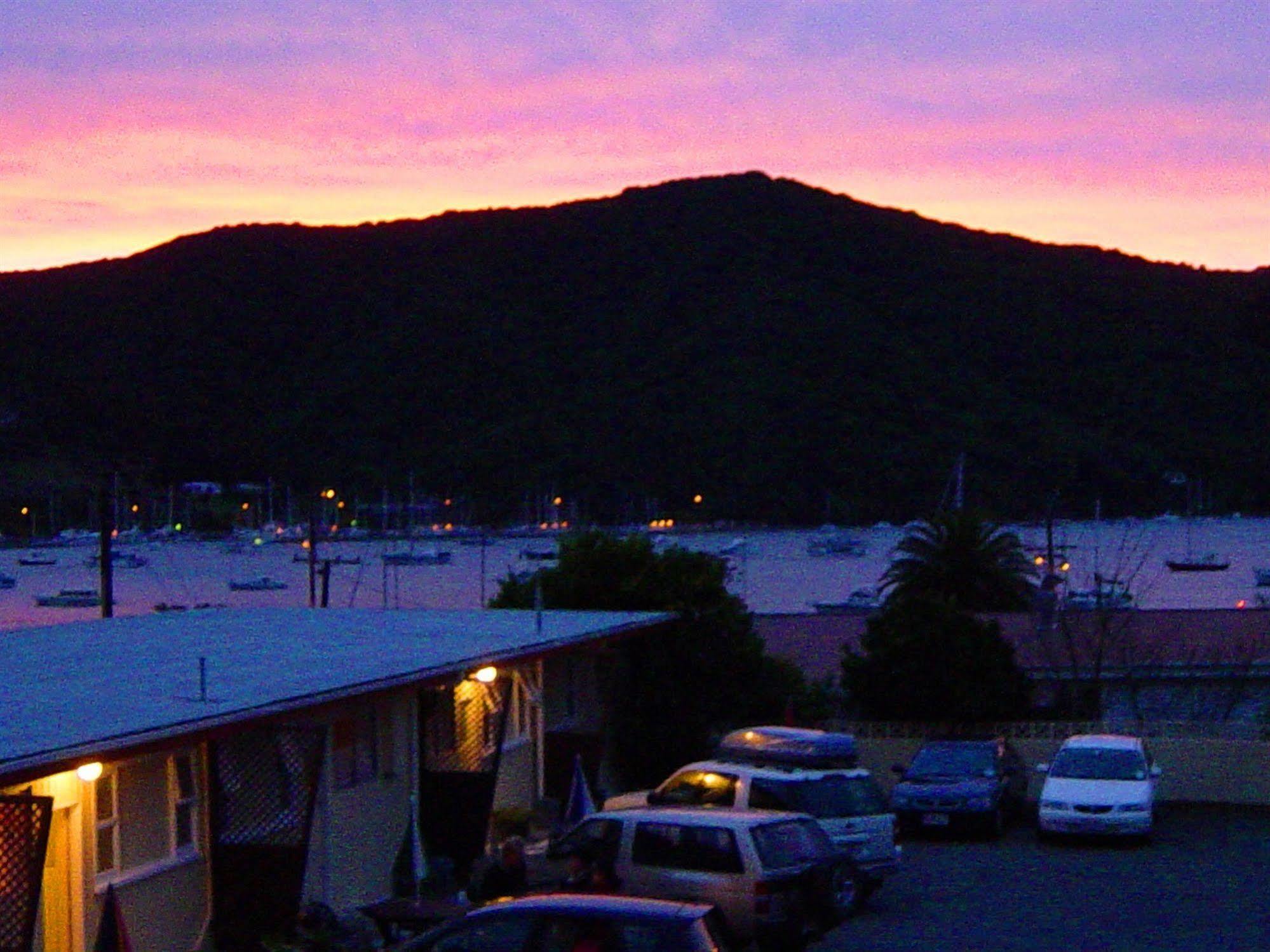 Beachside Sunnyvale Motel Picton Bagian luar foto