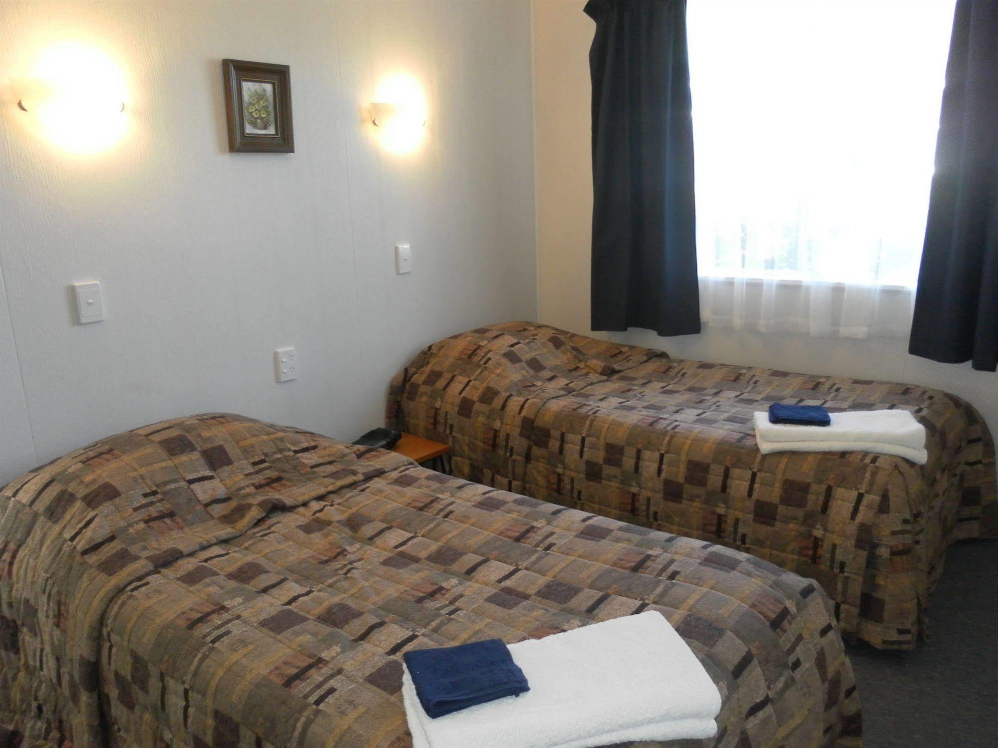 Beachside Sunnyvale Motel Picton Bagian luar foto