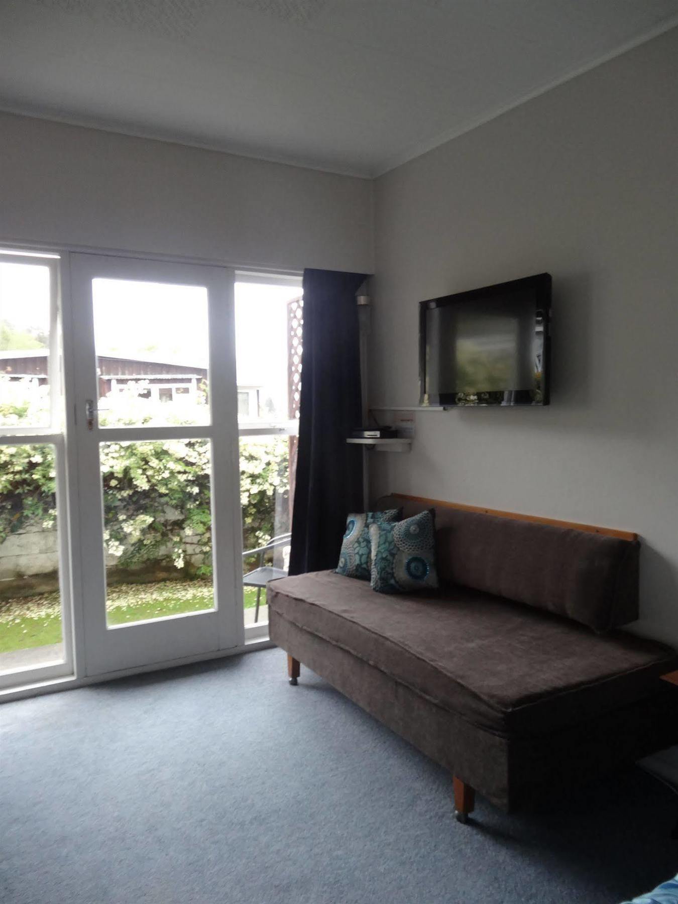 Beachside Sunnyvale Motel Picton Bagian luar foto