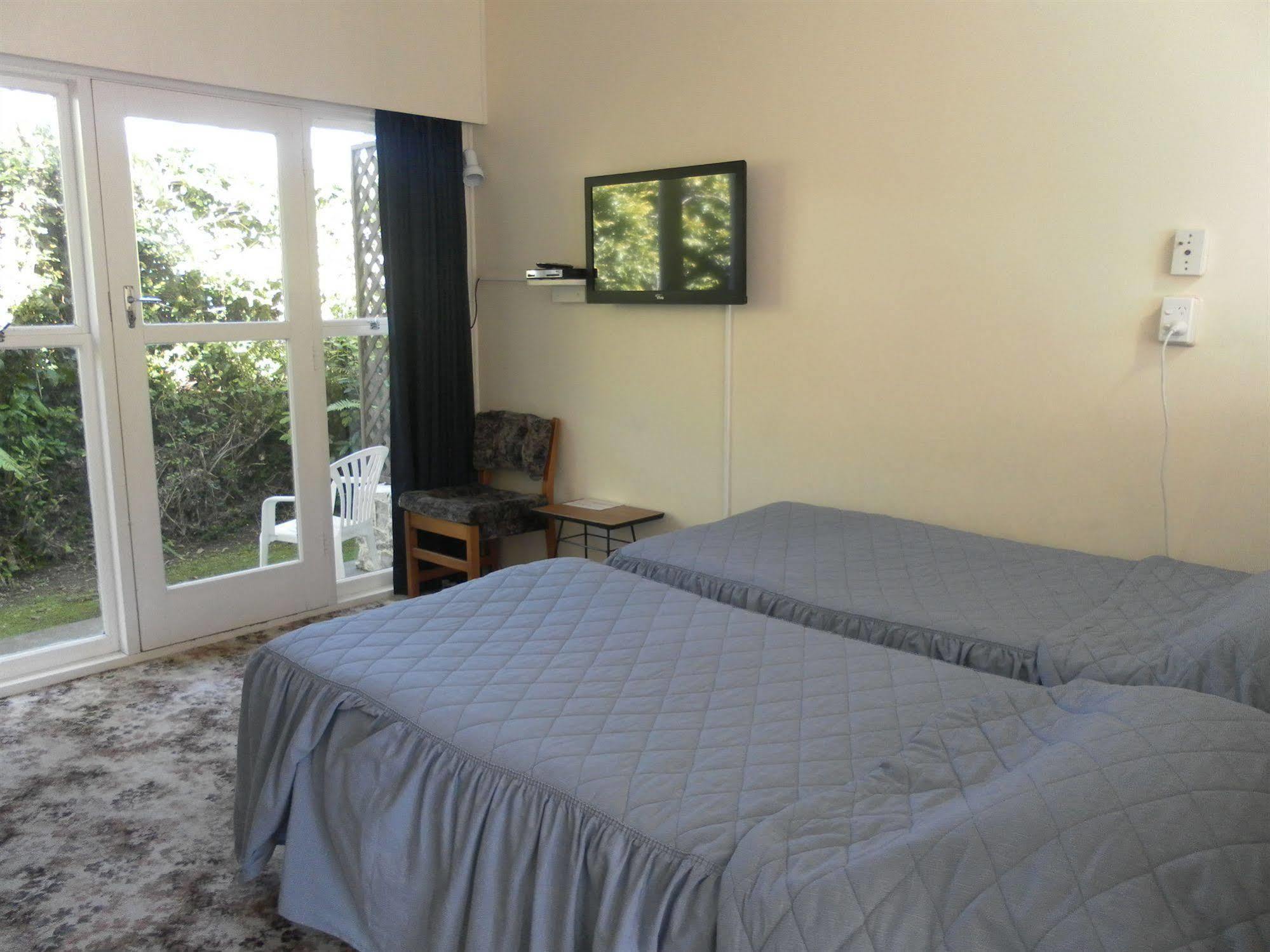 Beachside Sunnyvale Motel Picton Bagian luar foto
