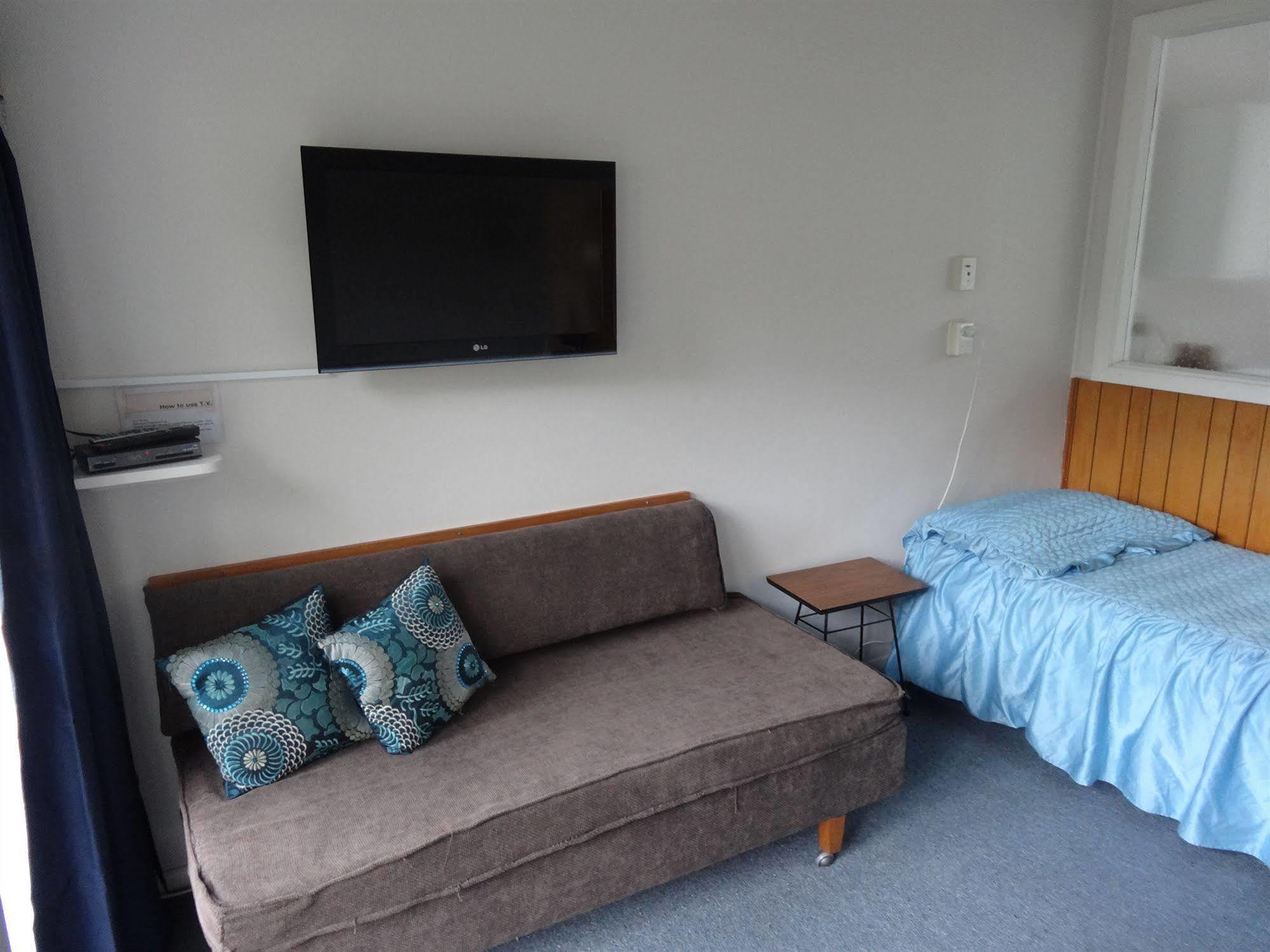 Beachside Sunnyvale Motel Picton Bagian luar foto