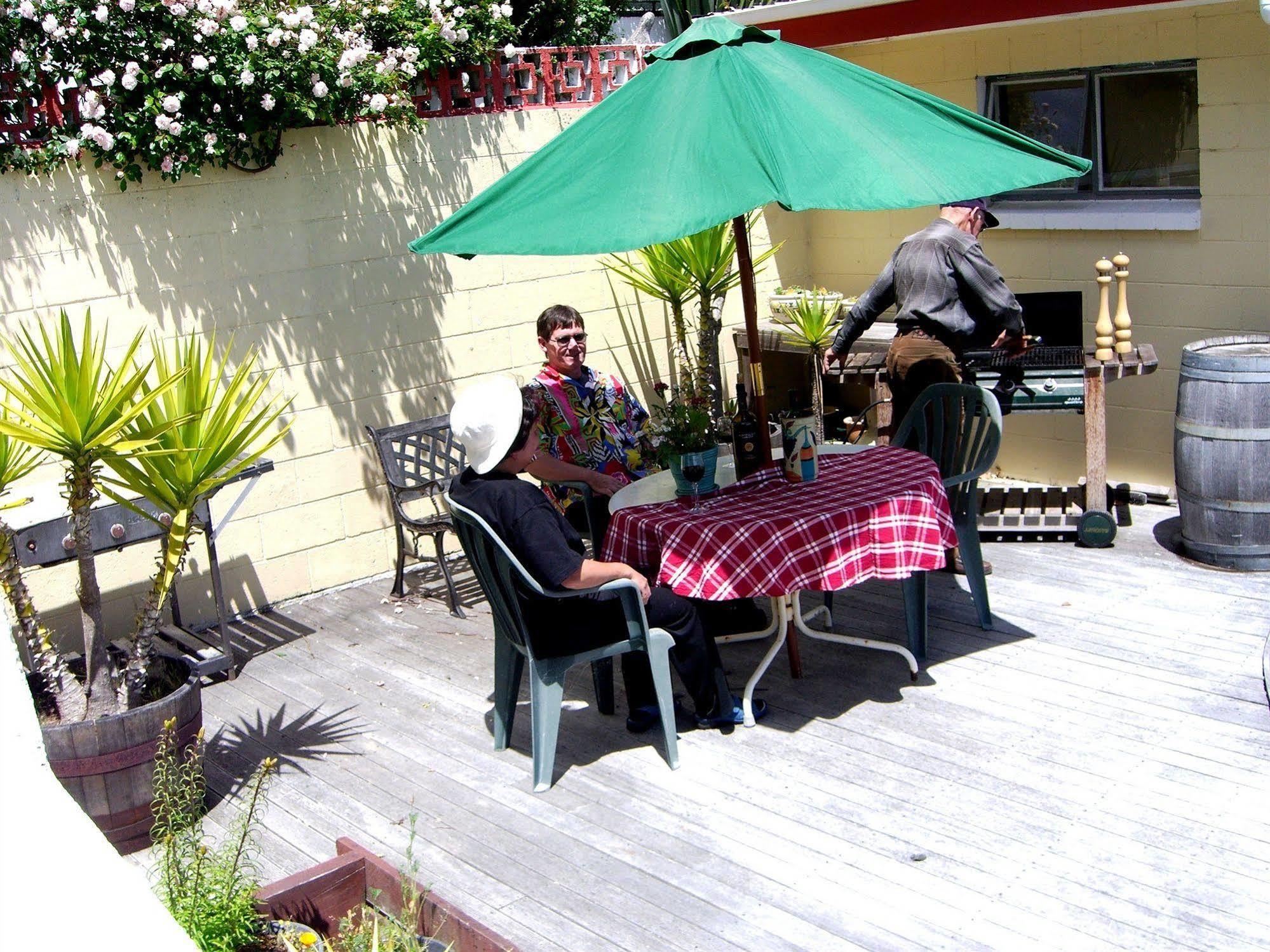 Beachside Sunnyvale Motel Picton Bagian luar foto