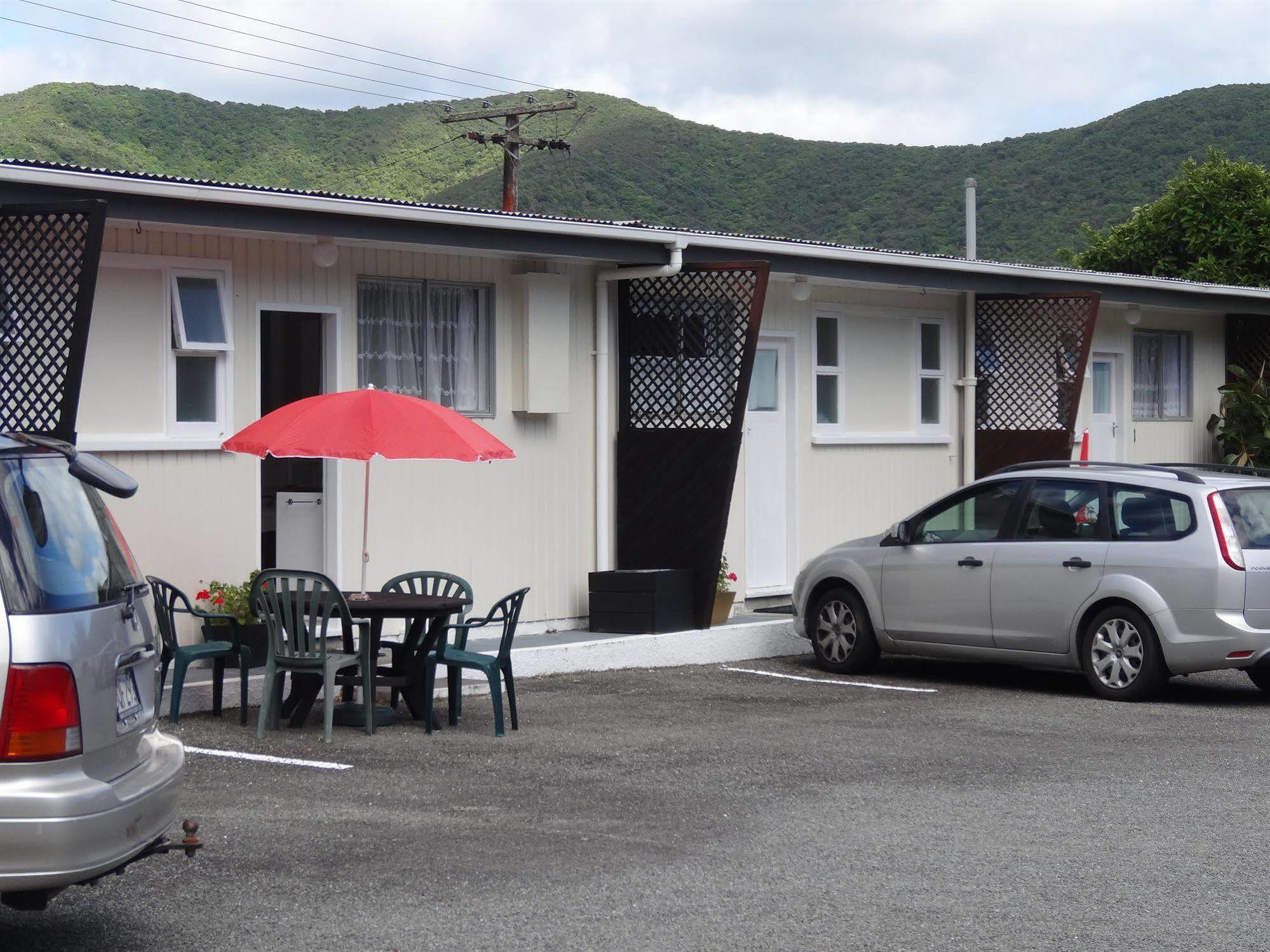 Beachside Sunnyvale Motel Picton Bagian luar foto