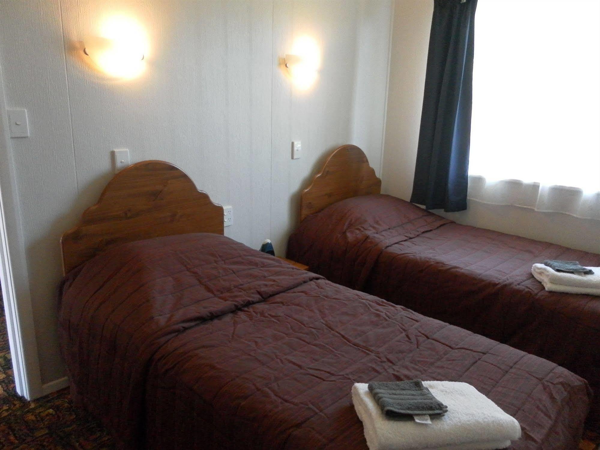 Beachside Sunnyvale Motel Picton Bagian luar foto