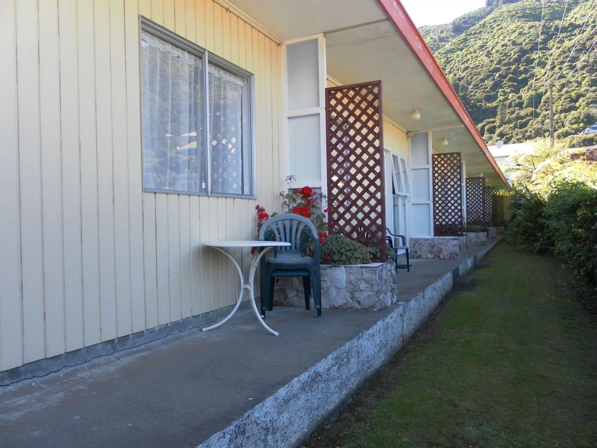 Beachside Sunnyvale Motel Picton Bagian luar foto