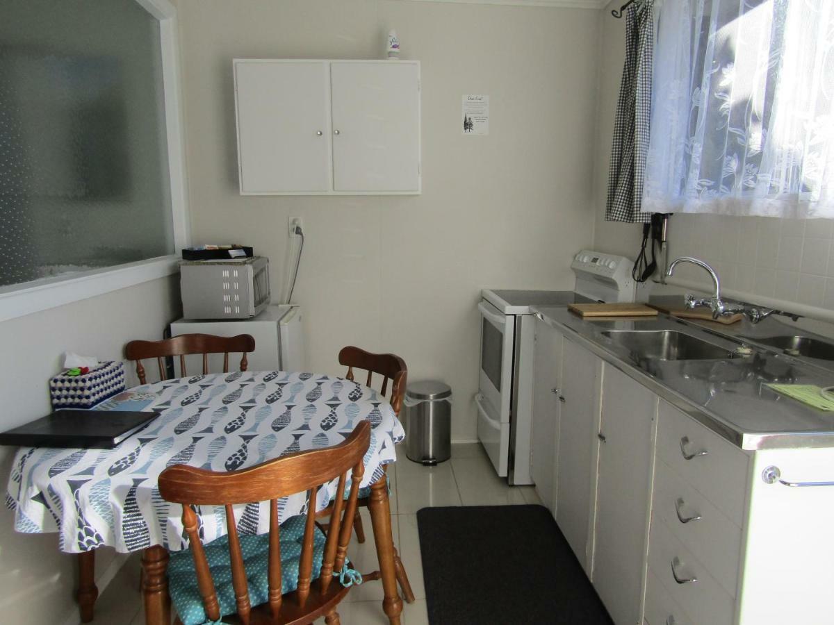 Beachside Sunnyvale Motel Picton Bagian luar foto